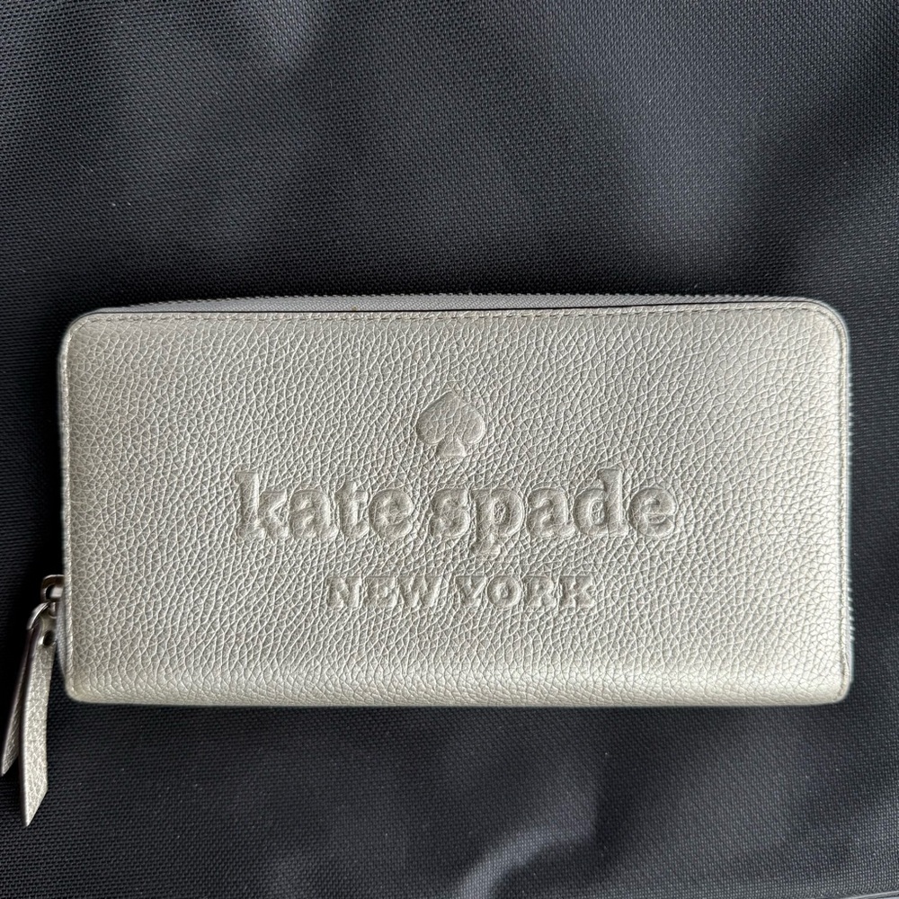 Silver Kate Spade Larchmont Avenue  Metallic Pebble Leather Wallet NWOT